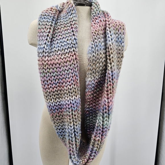Pastel Ombre chunky Rainbow Knitted Infinity Scarf New - Picture 2 of 3